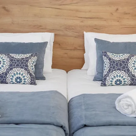 Views Aa - By Sch Lägenhet *