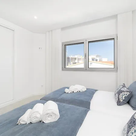 Views Aa - By Sch 아파트