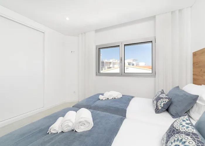 3 Bedroom With Sea View Terrace - Views Sch059 Appartamento