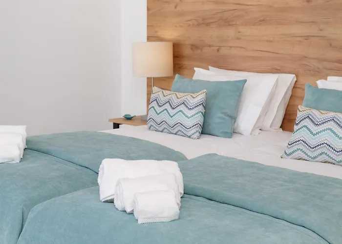 3 Bedroom With Sea View Terrace - Views Sch059