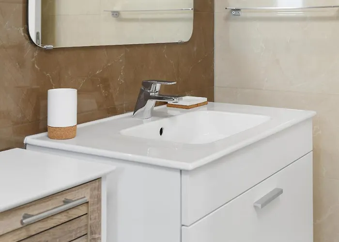 3 Bedroom With Sea View Terrace - Views Sch059 *